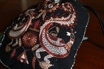 リグリマジャパンのノクシカタポーチ刺繍