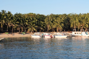 ボラカイボート乗り場付近の海