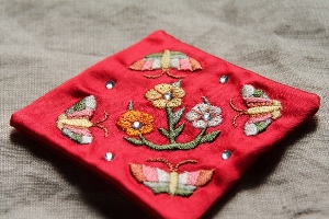 韓国刺繍パーツ蝶とお花